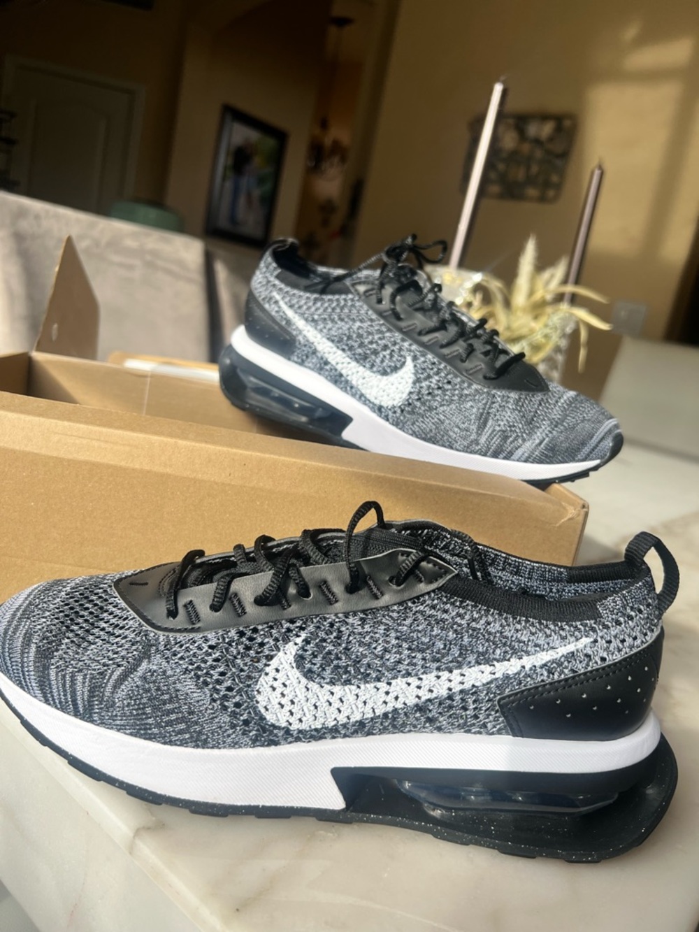 Nike Black & White Knit Air Cushion Athletic Shoes